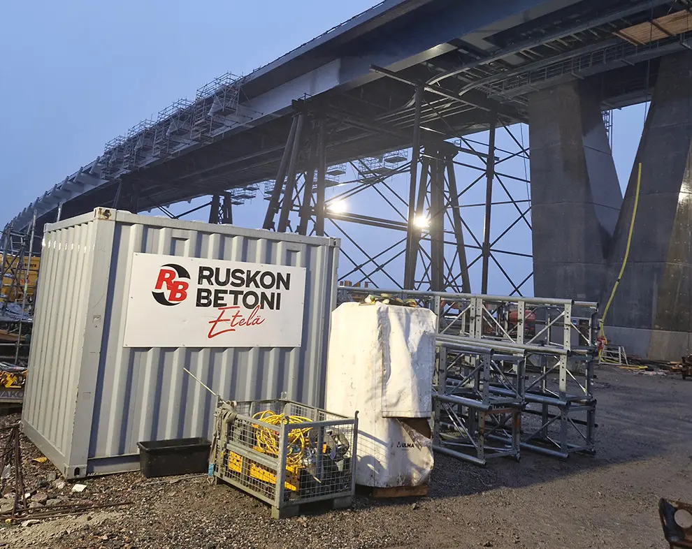 Ruskon Betonin laadunvalvontakontti Kruunuvuorenaillan työmaalla
