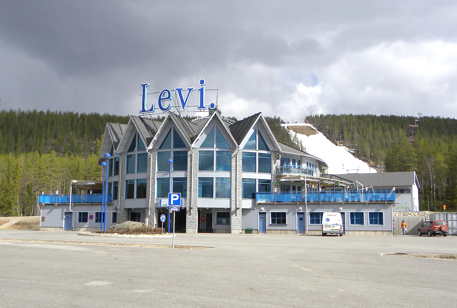Pellon Betoni Gondoli, Gondoli levi