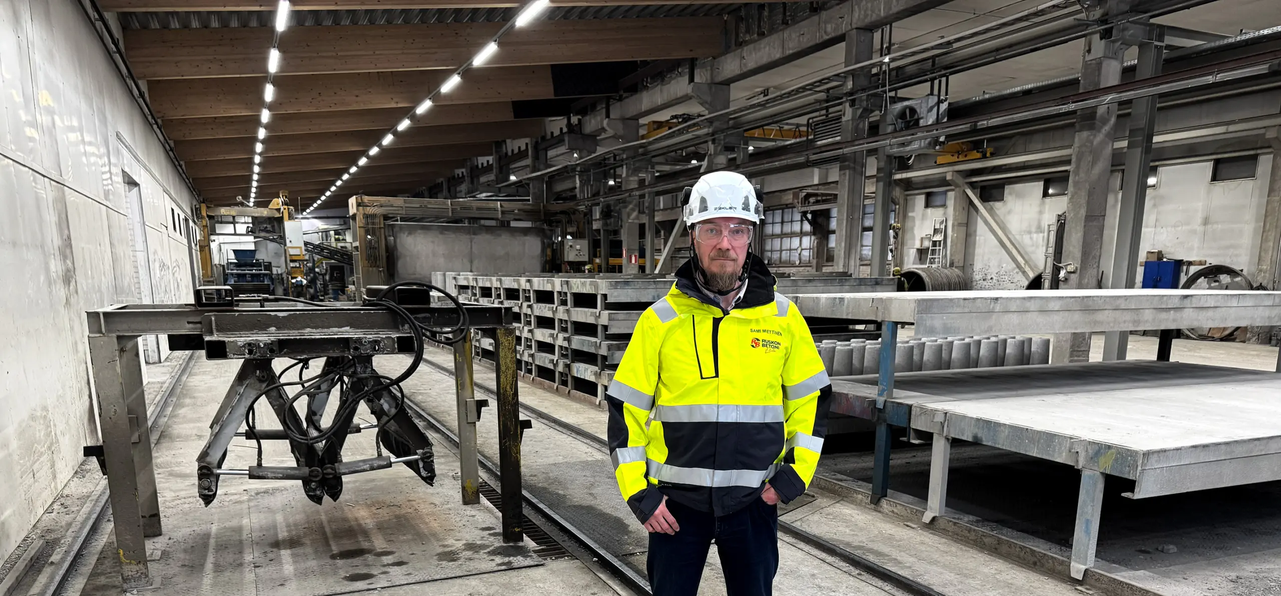 Sami Miettinen Ruskon Betoni Kokkolan betonituotetehtaalla